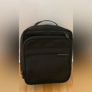 Large Briggs & Riley hanging toiletry bag